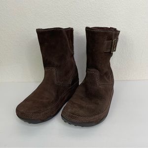 Fitflop Suede Mid Calf Winter Boots in Brown size 6